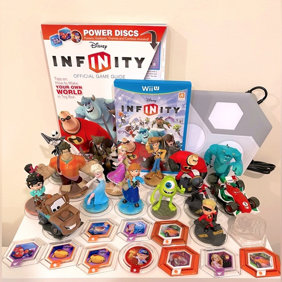 Disney Infinity 1.0 WiiU Bundle - Picture 2 of 10